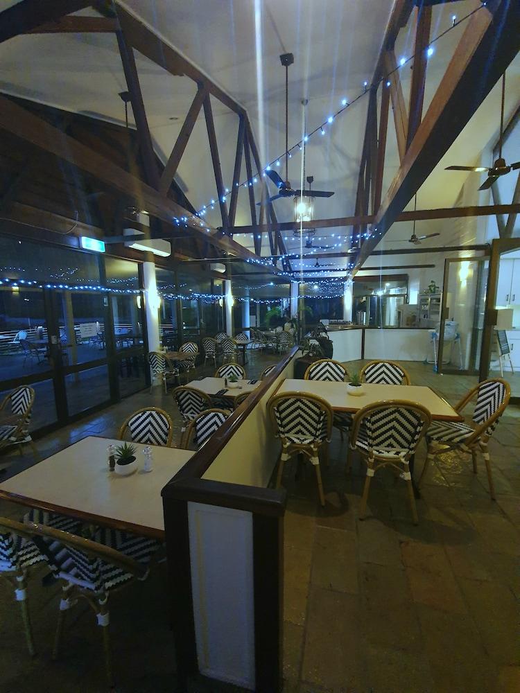 Colonial Palms Motor Inn Airlie Beach Zewnętrze zdjęcie
