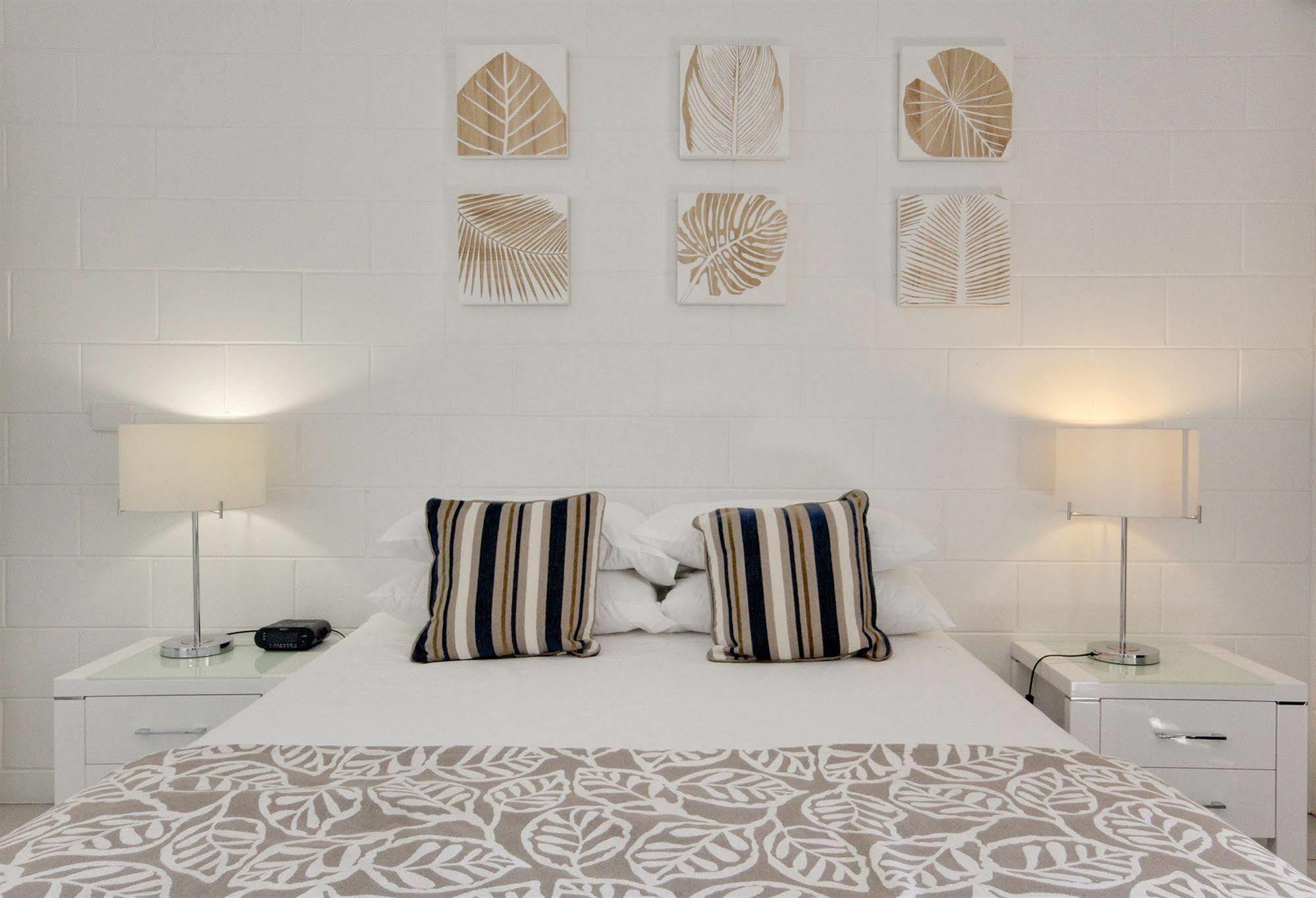 Colonial Palms Motor Inn Airlie Beach Zewnętrze zdjęcie